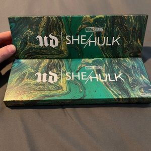 UD - Urban Decay -  Marvel She Hulk eyeshadow palette